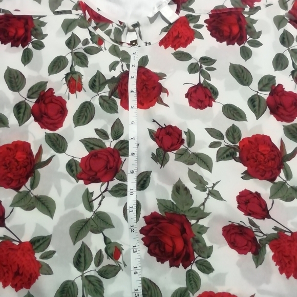 Cold Shoulder Blouse/Top. Streetwear Society. Small. Rose pattern. - Picture 4 of 8